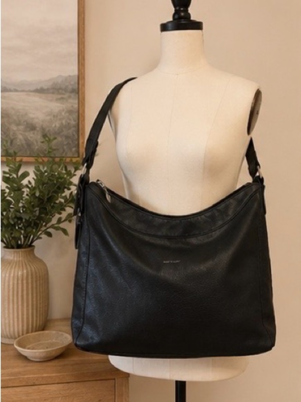Matt & Nat Black Vegan Leather Messenger / Shoulder Bag - Picture 2 of 5